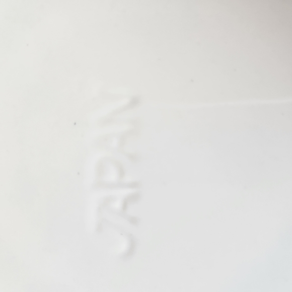 Beautiful Vintage Japan White Tureen - Picture 3 of 8